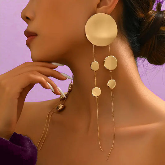 Boucles d’Oreilles Longues à Pampilles – Motif Léopard Chic & Tendance 2025