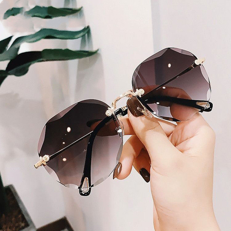 Lunettes de Soleil Polygone Sans Monture – Élégance Futuriste pour Femmes
