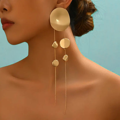 Boucles d’Oreilles Longues à Pampilles – Motif Léopard Chic & Tendance 2025