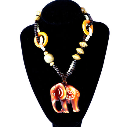 Collier Long en Bois avec Pendentif Éléphant