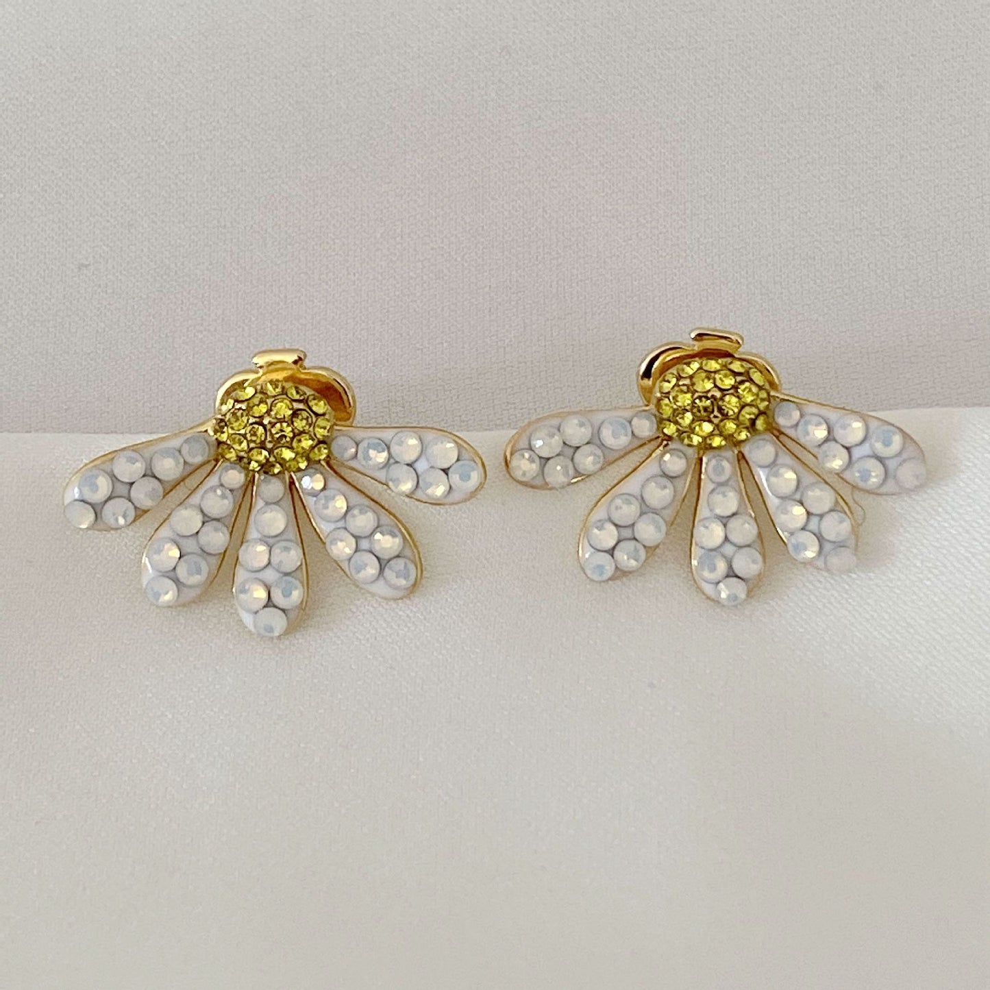 Bijoux Fleur Dorés pour Femme, Style Chic & Intemporel
